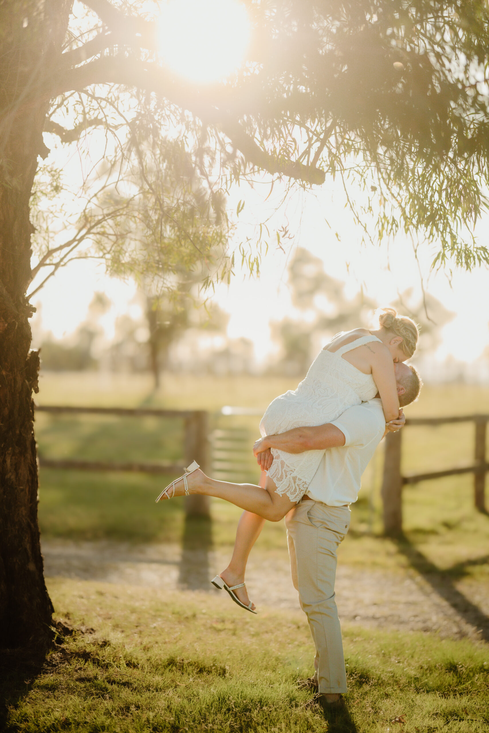 collits inn lithgow golden hour summer wedding