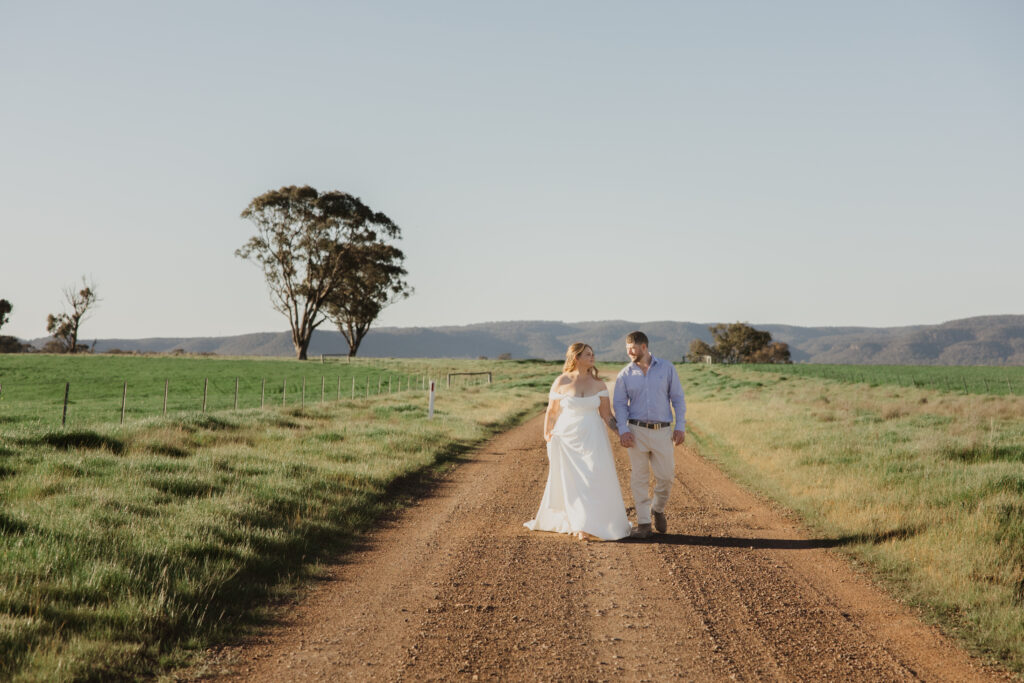 Meredith Photography - Wedding Tongbong Woolshed Nicci Mackey Mudgee Farm Wedding